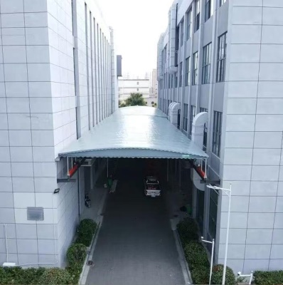 大型商用电动推拉雨棚大跨度设计一键开合适合厂区通道工厂遮雨棚